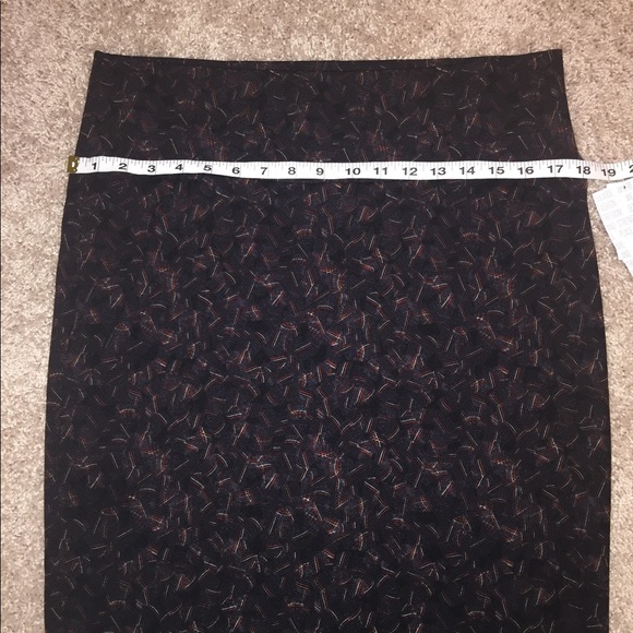 NWT lularoe Cassie - Picture 4 of 5
